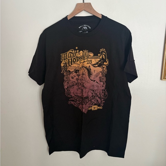 bell bottom country Tops - Lainey Wilson Wild Horses Fan Club Black Graphic T-Shirt Womens Large NWOT